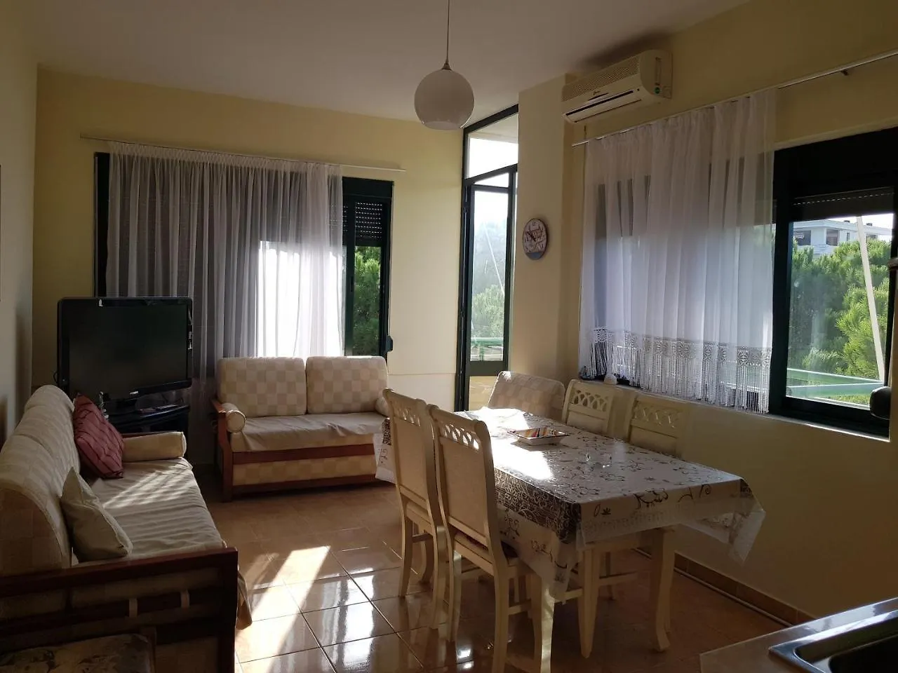 Holiday Family Apartment Golem
