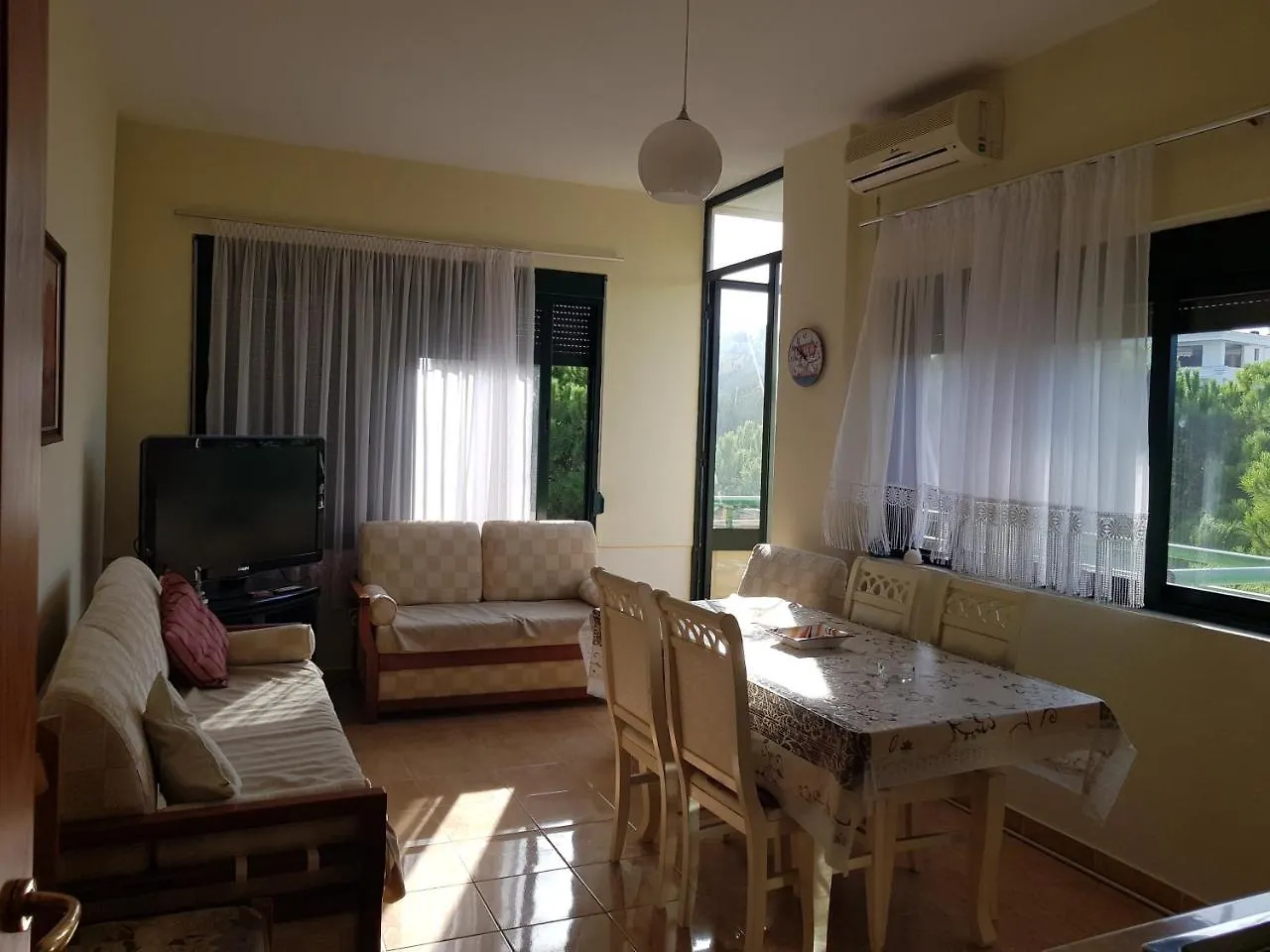 Holiday Family Apartment Golem